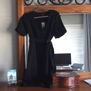 BRAND NEW Forever 21 Dress Black $18